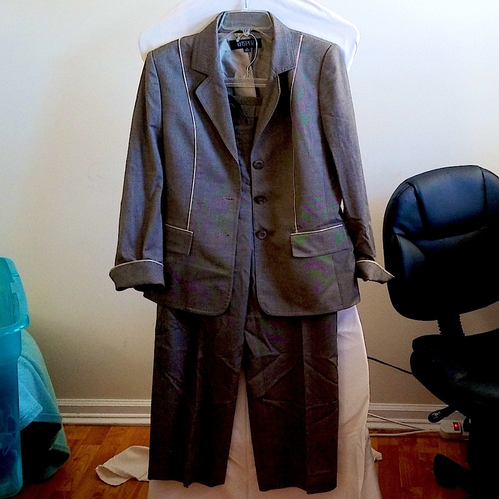 Kasper Suit